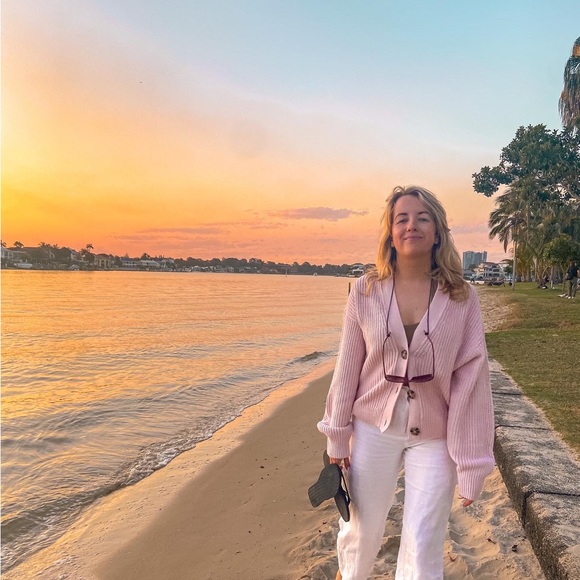 Meet your Posher, Mikaila - Picture 1 of 1